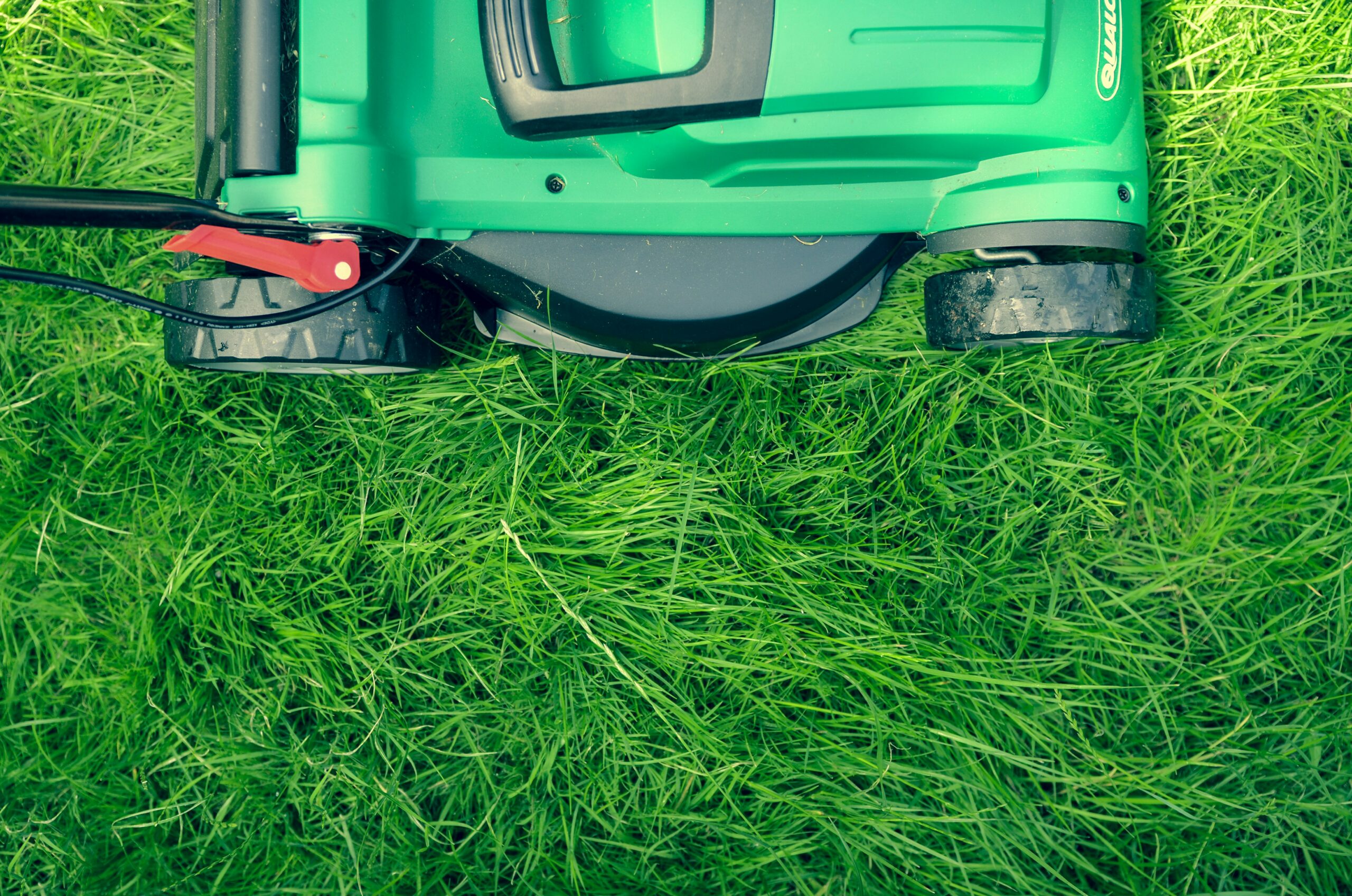 lawn care services in Overland Park