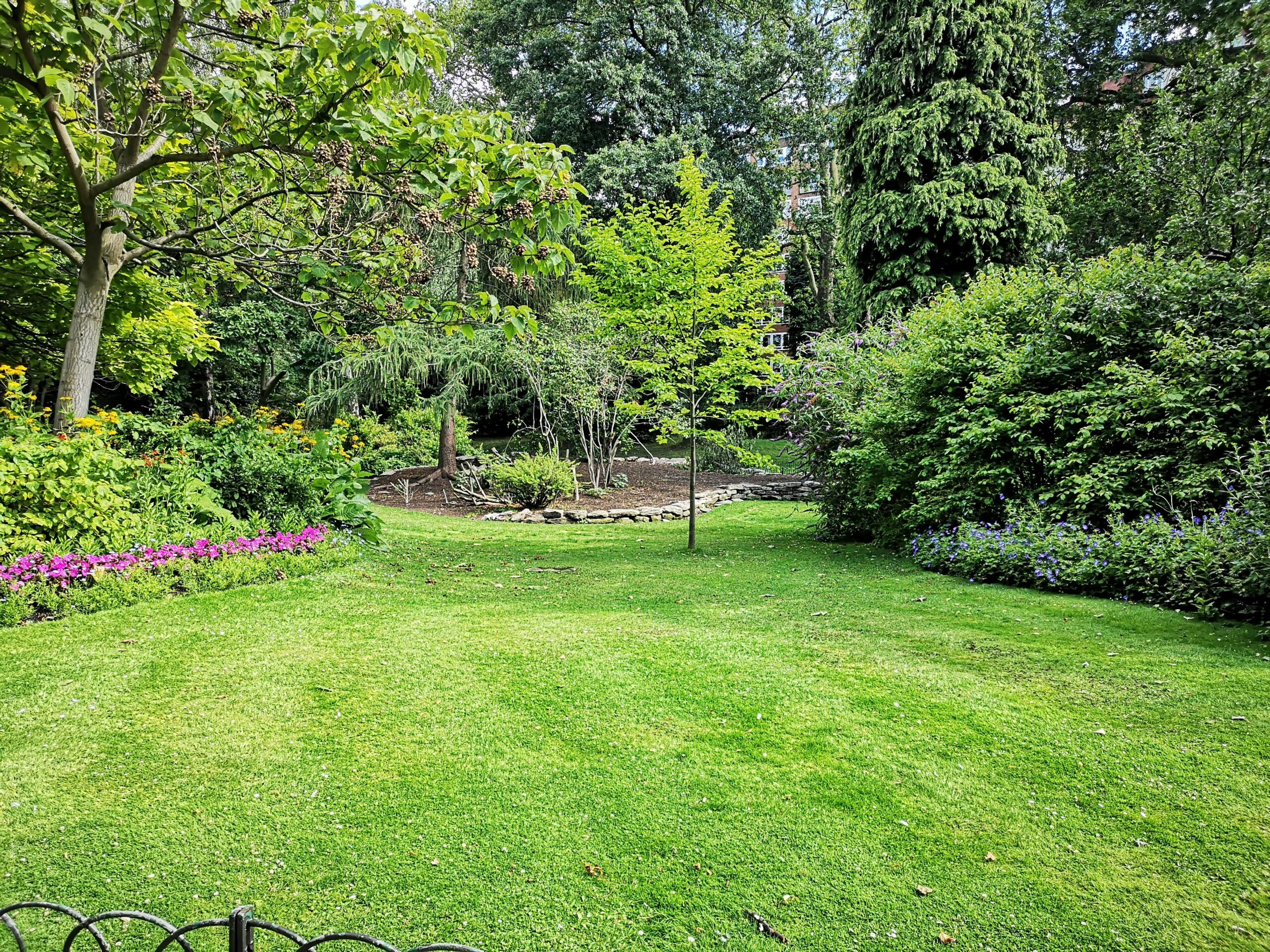 lawn care services in Overland Park