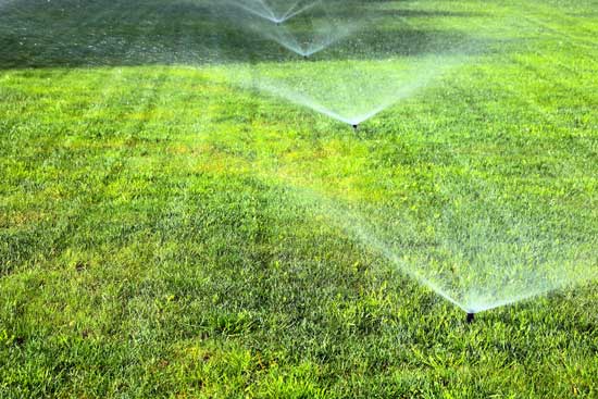 lawn-sprinklers-large-lawn-image